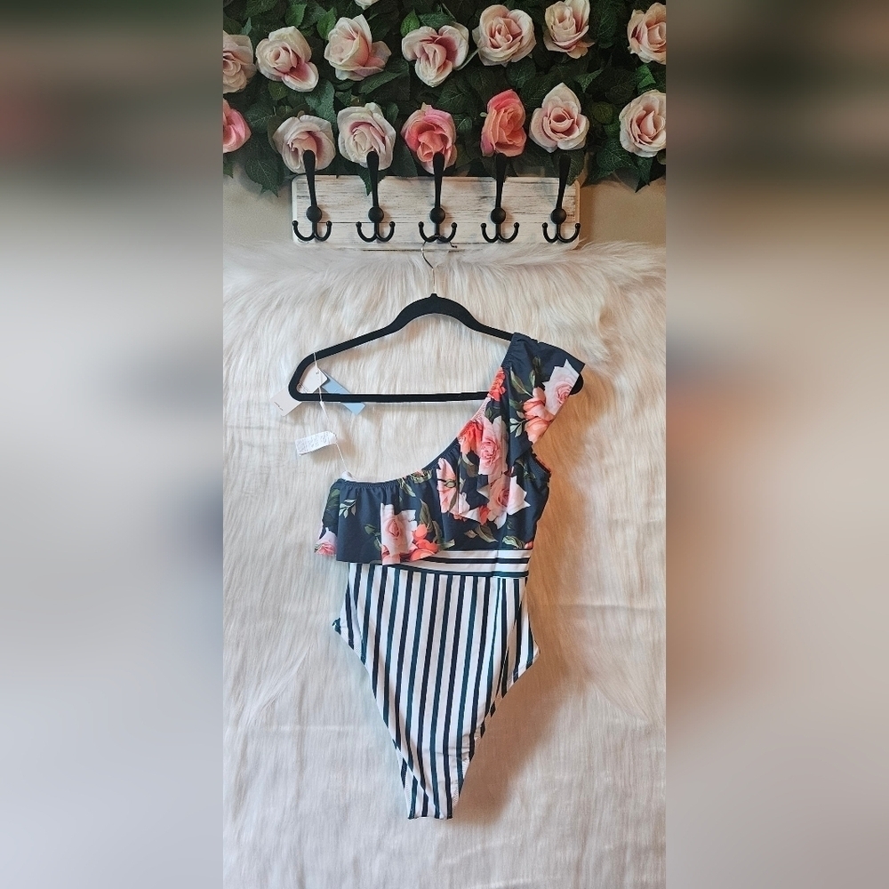 Cupshe Ellis Riviera Floral & Stripes Ruffled Asymmetrical Swimsuit - Picture 4 of 9